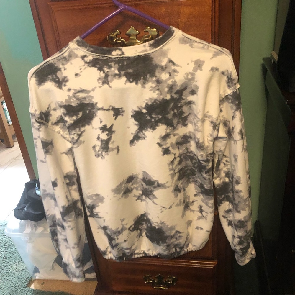 The Pyramid Collection Sweatshirt EUC